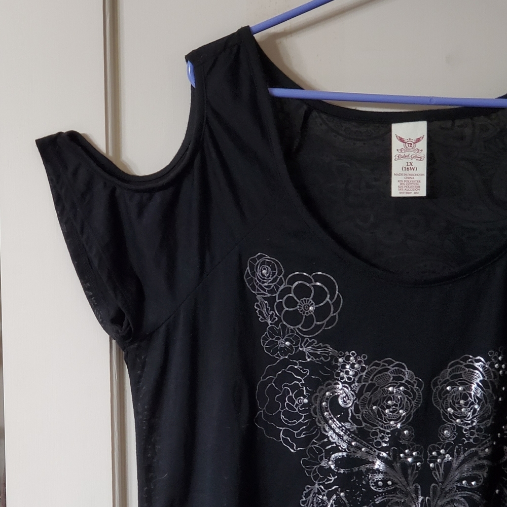 Cold Shoulder Top - Picture 4 of 6